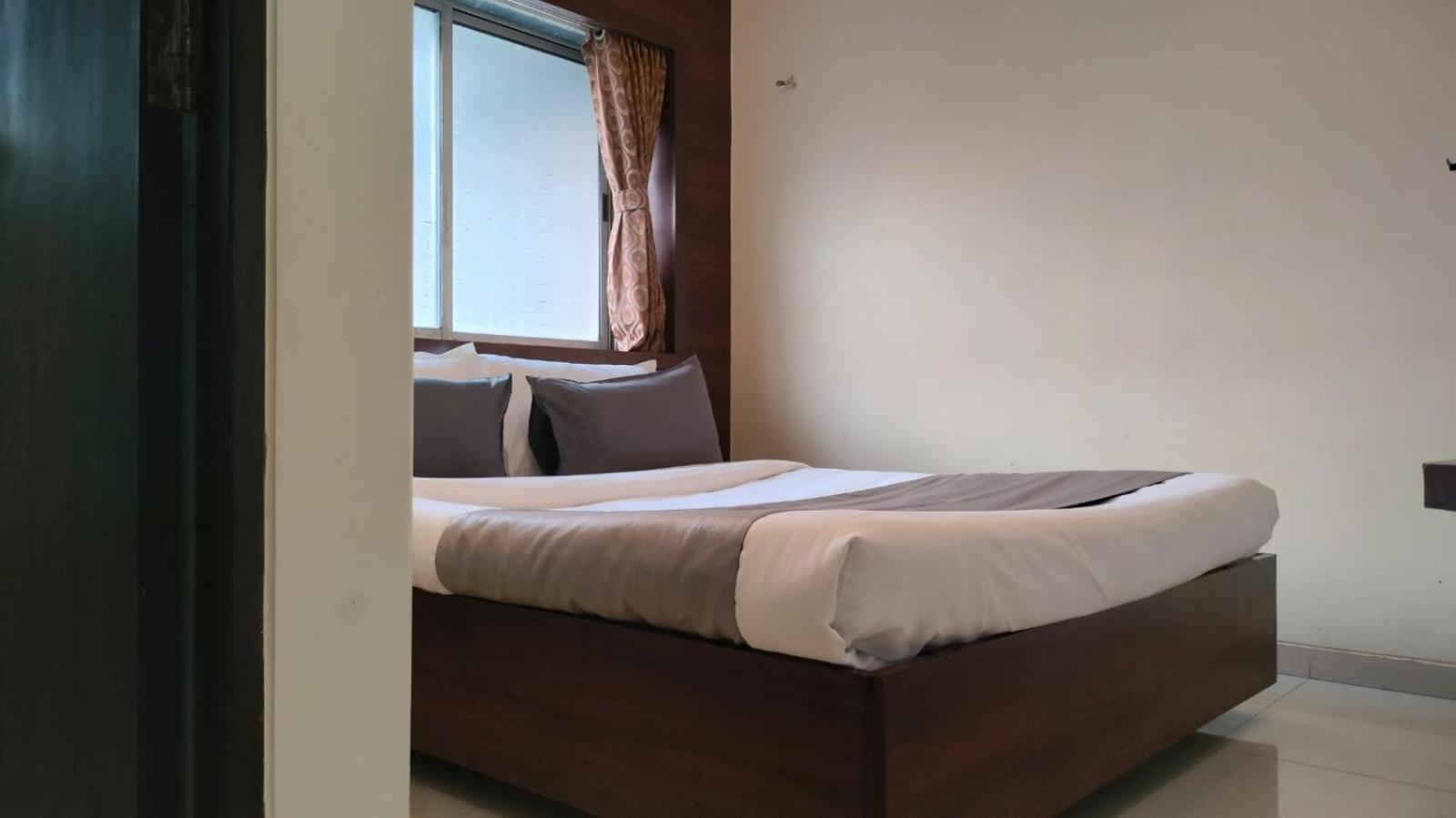 Hotel Sai Nidhi Executive-Mindspace Airoli نافي مومباي المظهر الخارجي الصورة