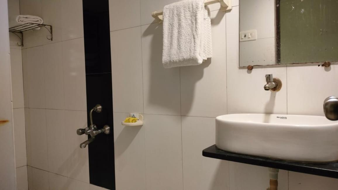 Hotel Sai Nidhi Executive-Mindspace Airoli نافي مومباي المظهر الخارجي الصورة
