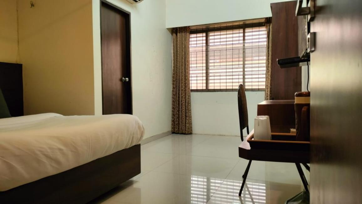 Hotel Sai Nidhi Executive-Mindspace Airoli نافي مومباي المظهر الخارجي الصورة