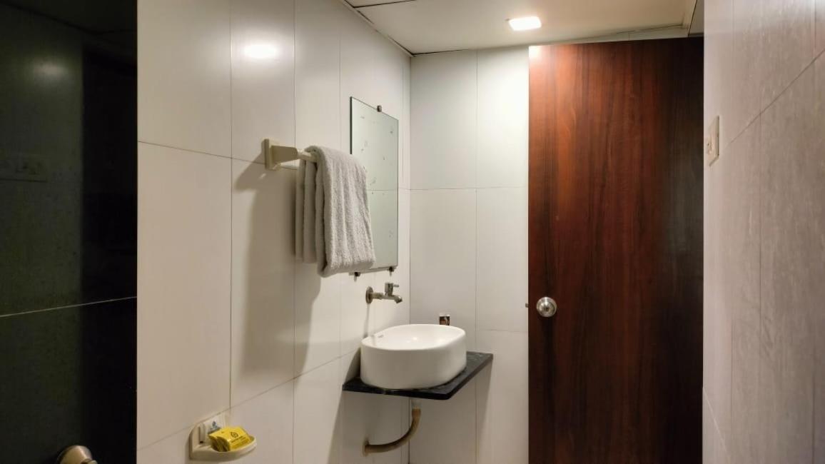 Hotel Sai Nidhi Executive-Mindspace Airoli نافي مومباي المظهر الخارجي الصورة